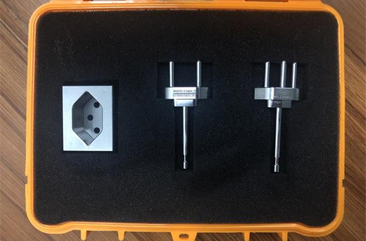 surgical instrument for cutting bone